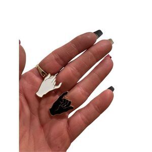 ⭐2 for $14⭐ ⭐3 for $18⭐ ❤ MIX AND MATCH!❤PINKY SWEAR BEST FRIENDS enamel pin